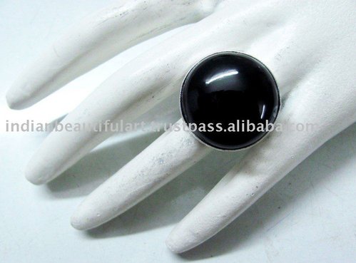RARE_BEAUTIFUL_ROUND_BLACK_ONYX_STONE_WOMEN_FINGER_RING.jpeg